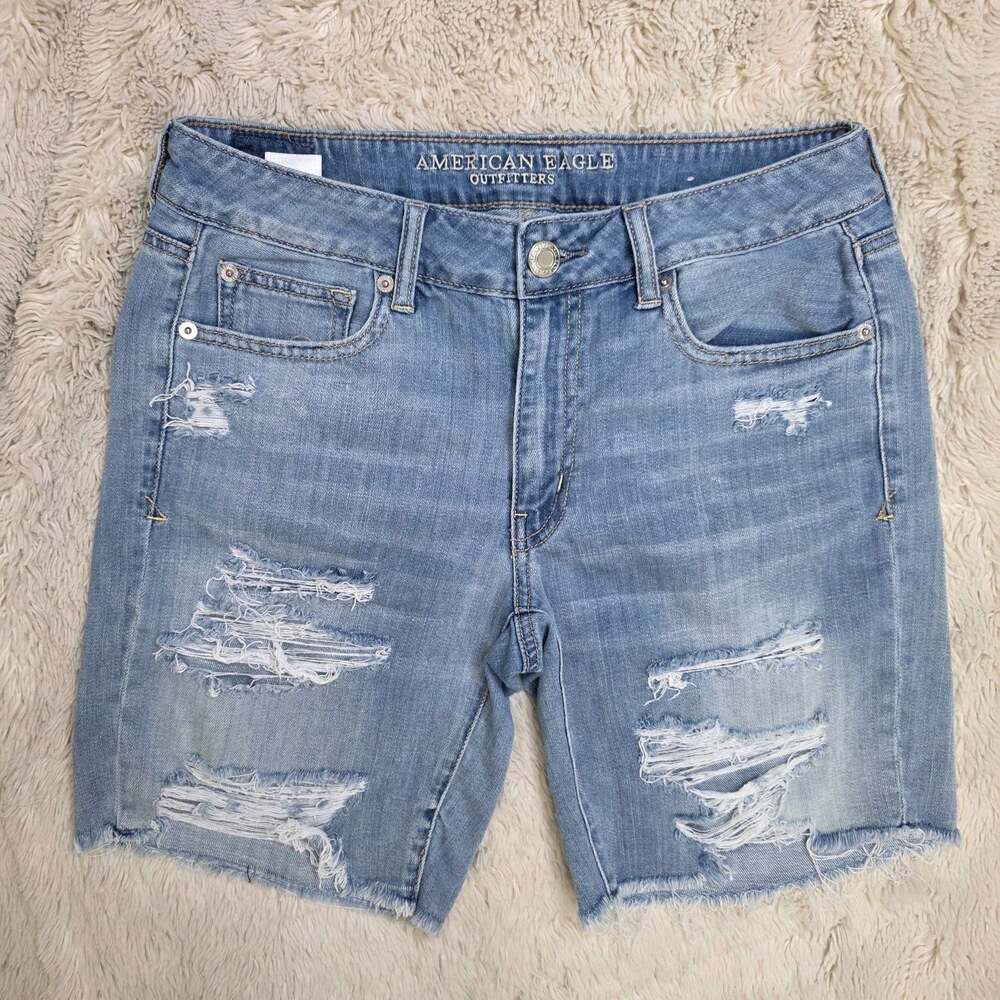 American Eagle Tomgirl Bermuda Shorts Size 6 Stretch Distressed